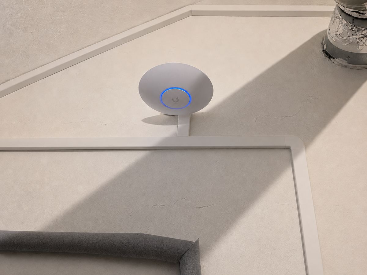 WiFi access point buiten gemonteerd voor optimale dekking